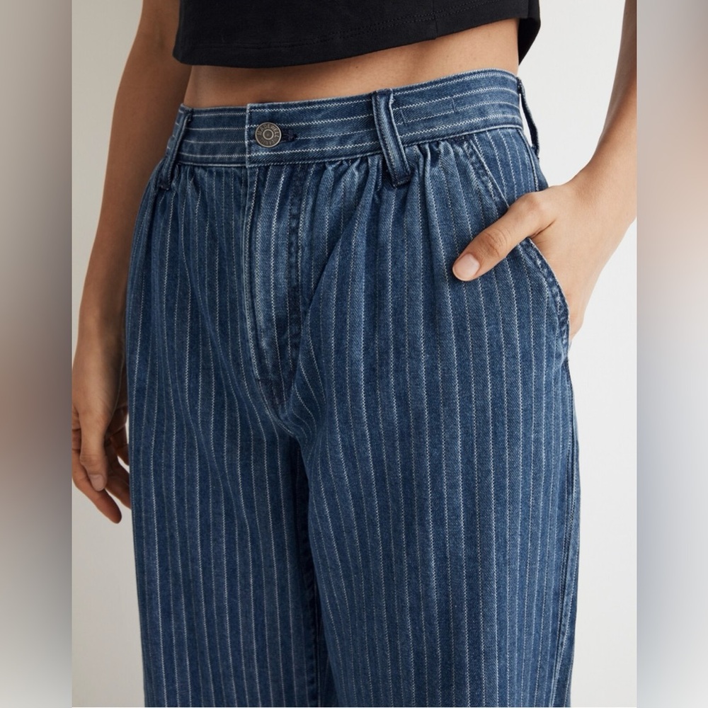 Madewell - The Perfect Vintage Wide-Leg Trouser Jean in Indigo Stripe